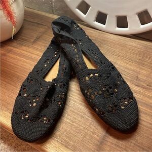 Unisa Black Lace Flats - 8.5 B - Excellent Condition